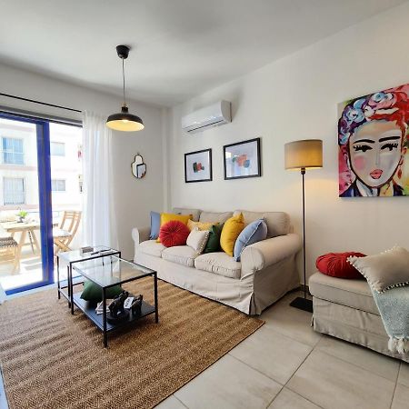 Frida'S Cozy Two Bedroom Apt Larnaca Ngoại thất bức ảnh